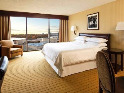 Sheraton 3*
